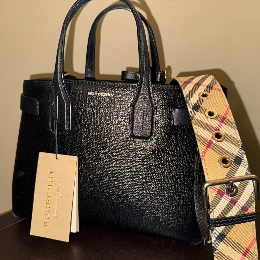*With tags* Burberry Small Derby Banner Leather Tote